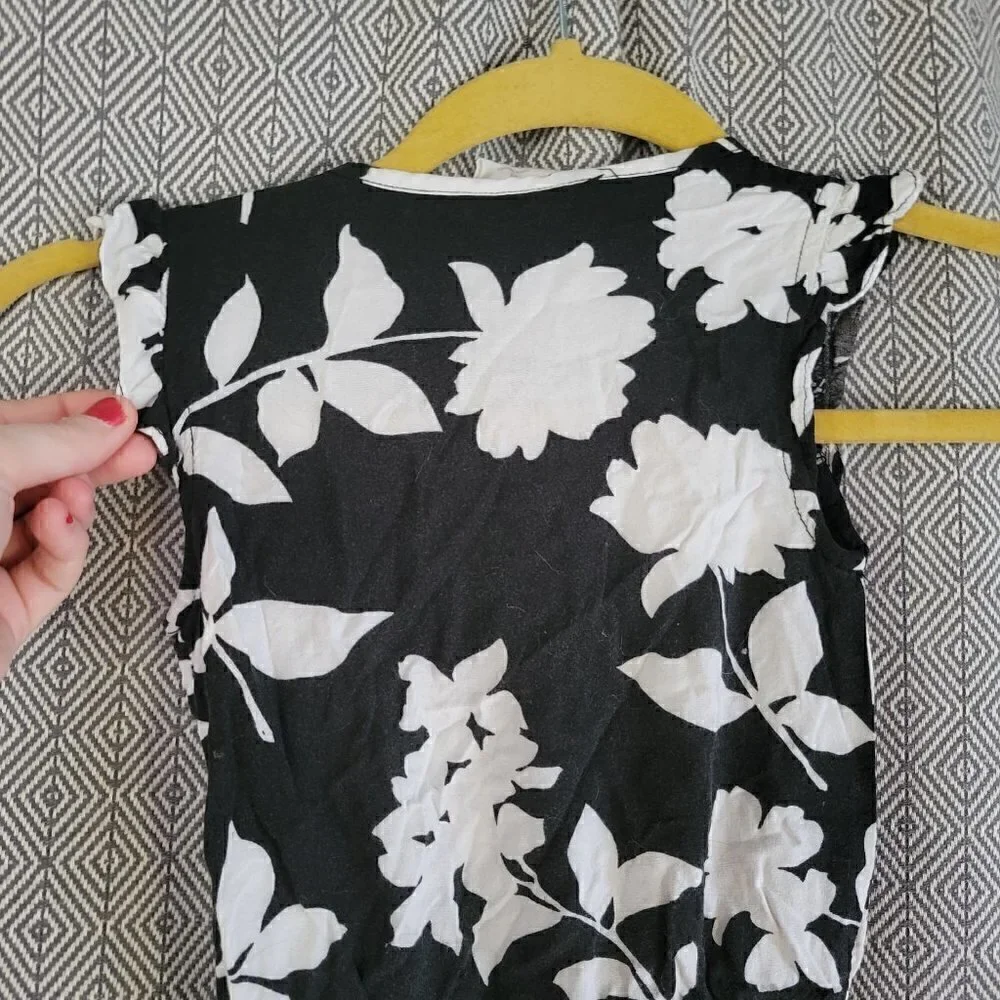 Crazy 8 Black And White Floral Romper Size 3T